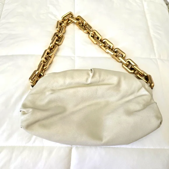 Bottega Veneta Chain Pouch in White - Picture 7 of 7